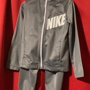 Nike Toddler  4T 2 pc Sweatsuit Gray